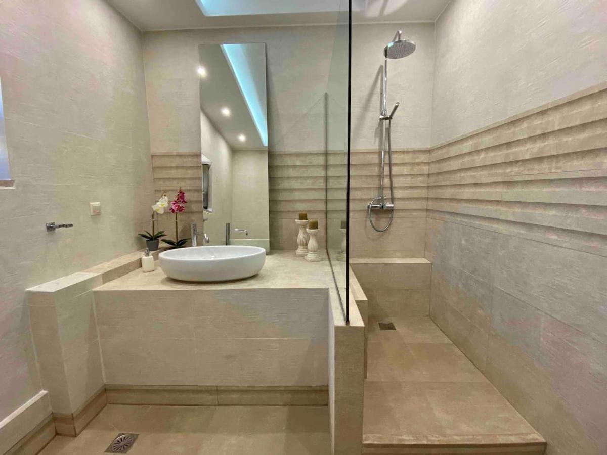 Magnificent, Authentic Private Villa And The Guest House Kardhamili Buitenkant foto