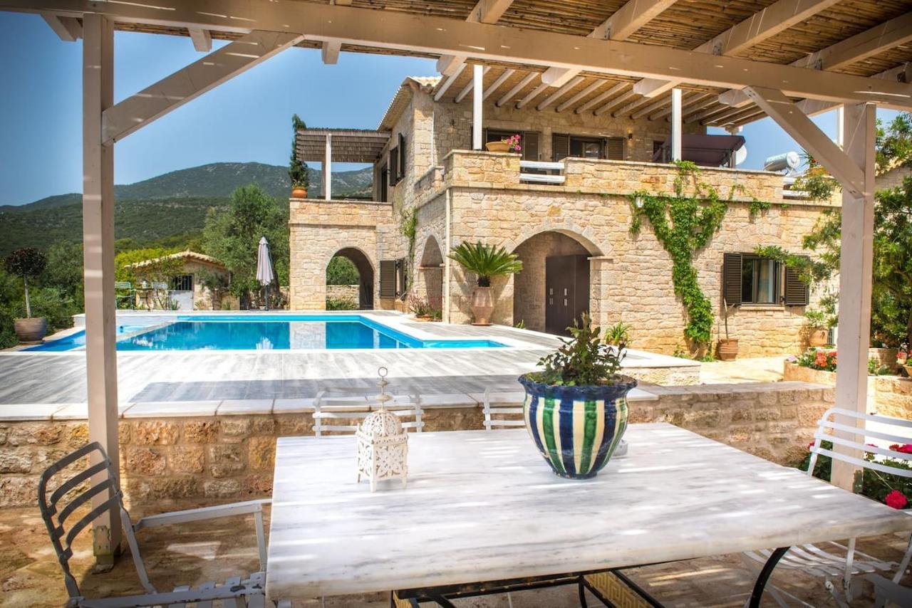 Magnificent, Authentic Private Villa And The Guest House Kardhamili Buitenkant foto