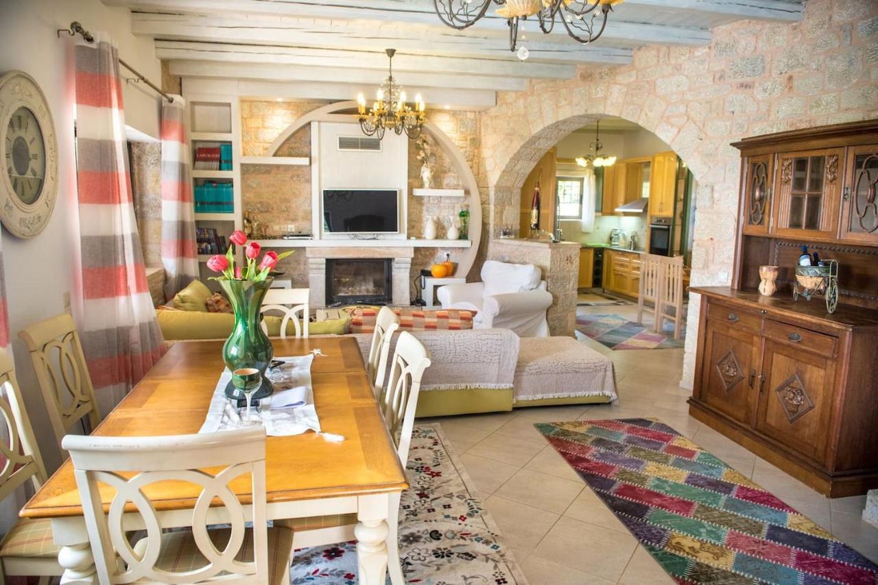 Magnificent, Authentic Private Villa And The Guest House Kardhamili Buitenkant foto
