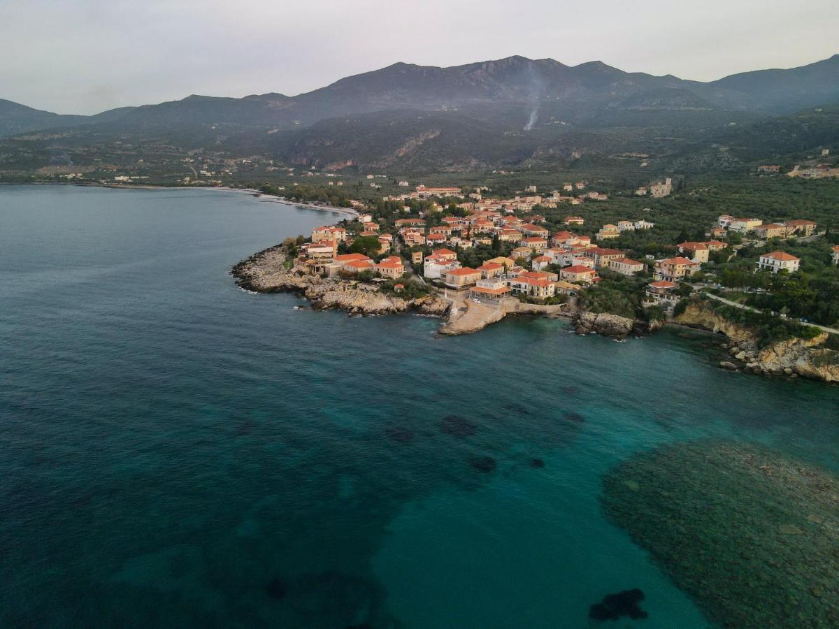Magnificent, Authentic Private Villa And The Guest House Kardhamili Buitenkant foto
