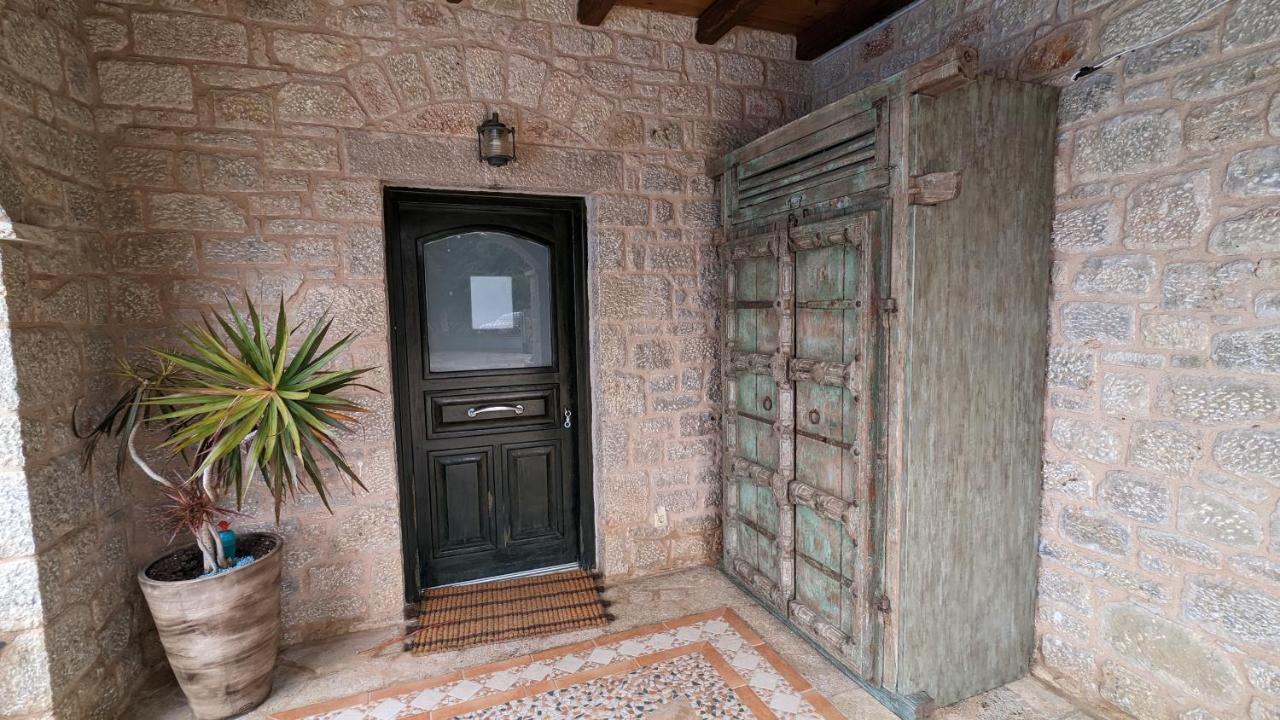 Magnificent, Authentic Private Villa And The Guest House Kardhamili Buitenkant foto