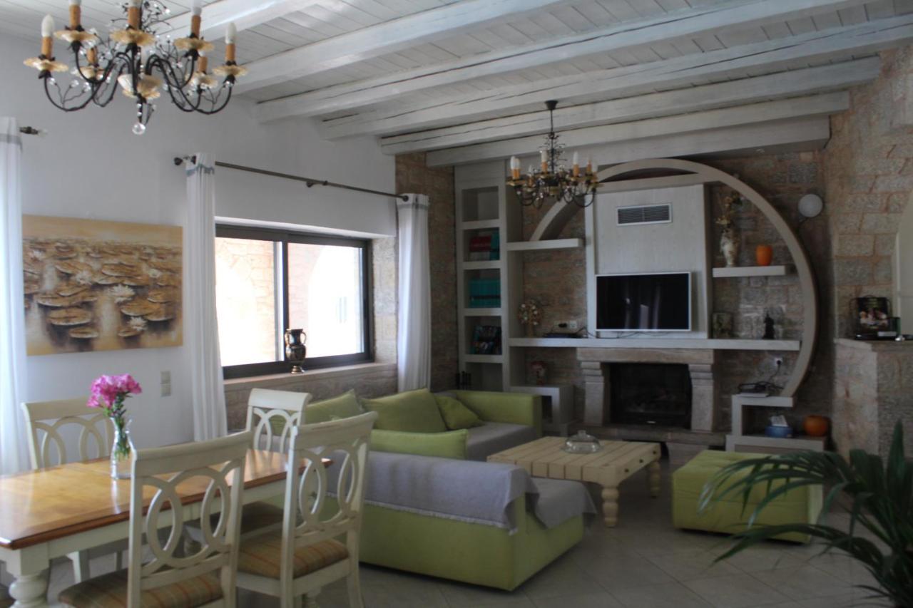 Magnificent, Authentic Private Villa And The Guest House Kardhamili Buitenkant foto
