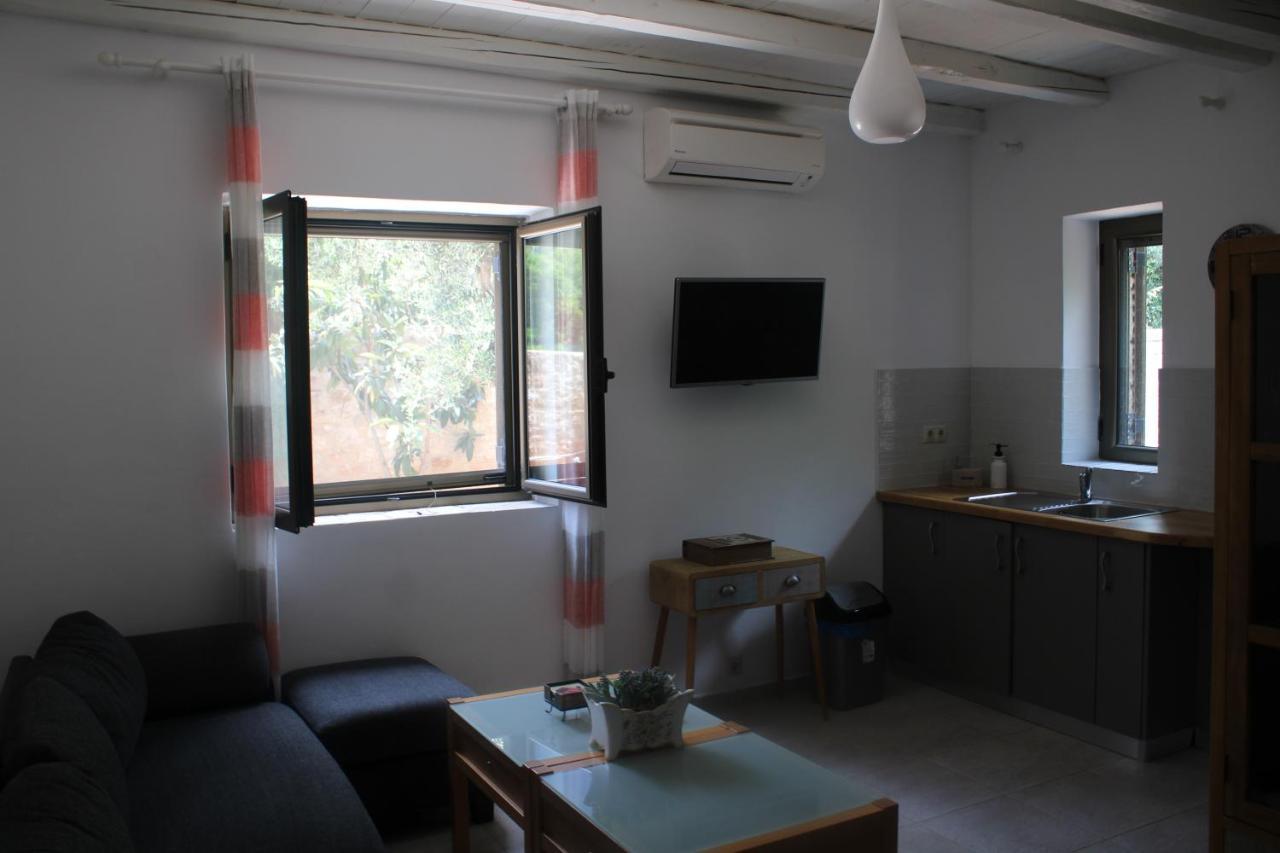 Magnificent, Authentic Private Villa And The Guest House Kardhamili Buitenkant foto