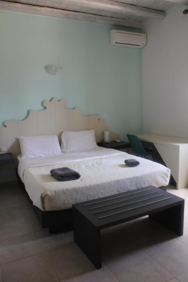 Magnificent, Authentic Private Villa And The Guest House Kardhamili Buitenkant foto
